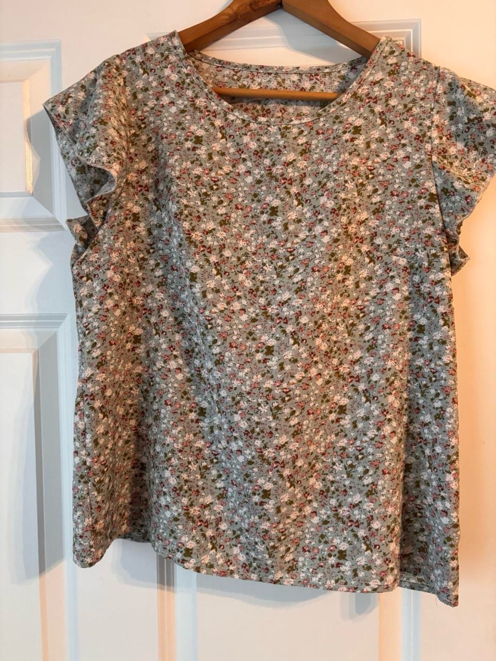 Floral Short-Sleeve Women's Top in Olive and Pink